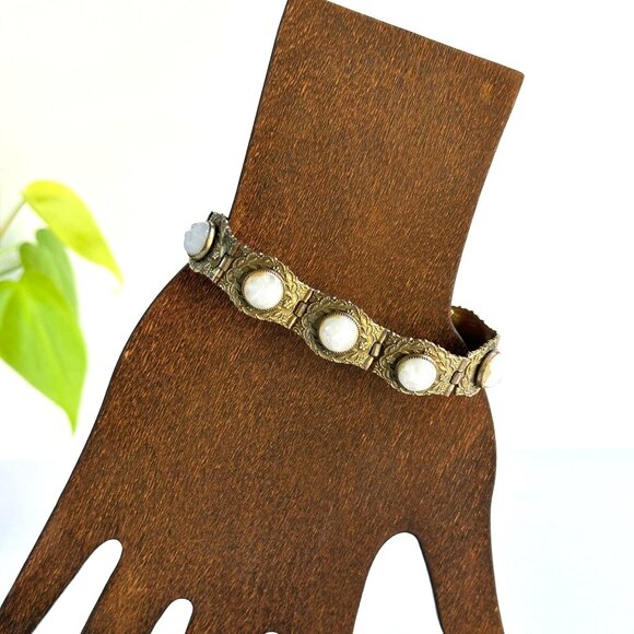 White Glass Floral Link Bracelet - Picture 4 of 11